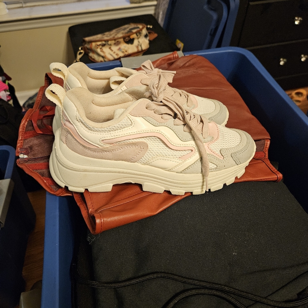 Sneakers
